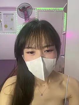 Lov3lily live cam on StripChat