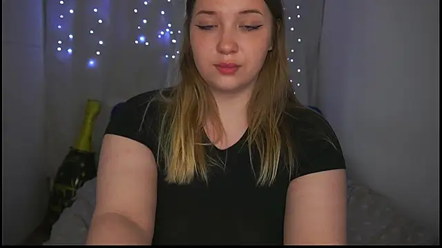 CuteSharloti webcam
