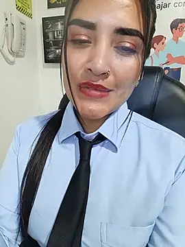 MAYE__13 live cam on StripChat