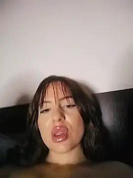 AlexisGold420 live cam on StripChat