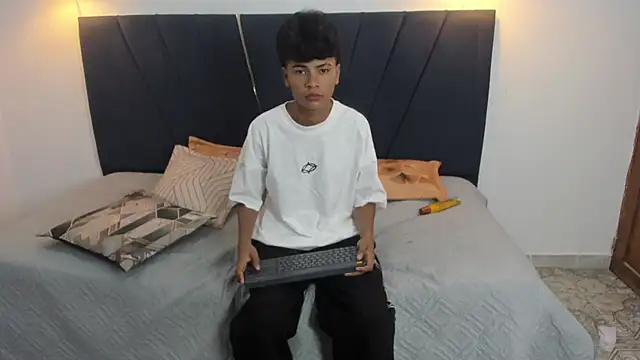 jacob_cum23 webcam