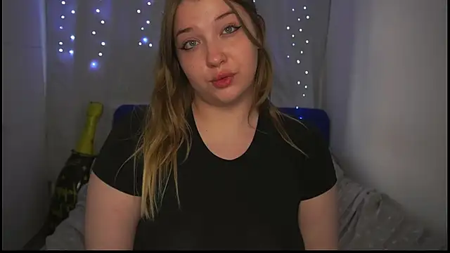 CuteSharloti webcam