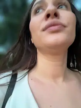 IrisBlues live cam on StripChat
