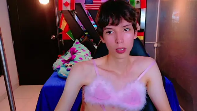 Stefany_PiInk live cam on StripChat