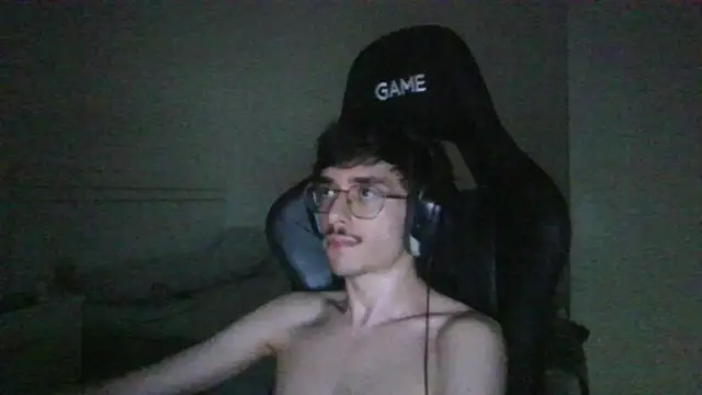 gabrielNovin17cm live cam on StripChat