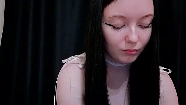Naomi_Lanee