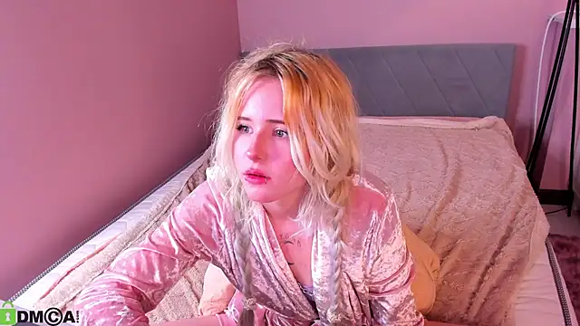 kikipeach webcam