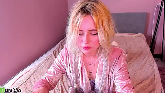 kikipeach webcam