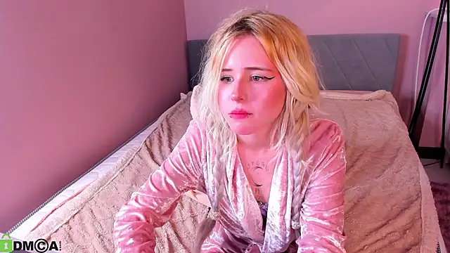kikipeach webcam