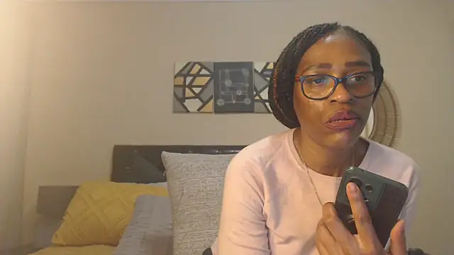 Creamyass22 webcam