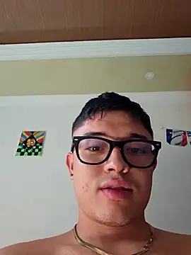 SAMY_AND_FRIENDSS webcam