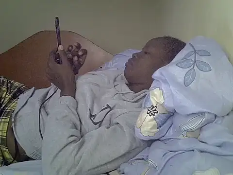 GoldenEbony1 webcam