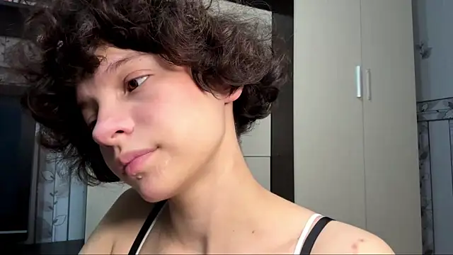 Nikatyanxx live cam on StripChat