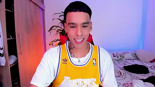 Damianwhite live cam on StripChat