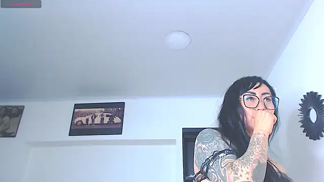 Vicky_hotmilf webcam