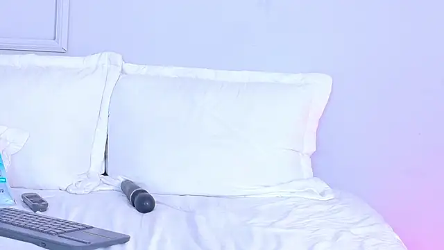 VioletBloomm webcam