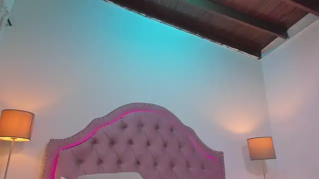 Mia_Culpa live cam on StripChat