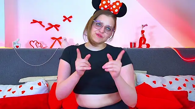 AlexaAvery webcam