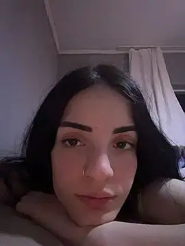 RoseRowley live cam on StripChat