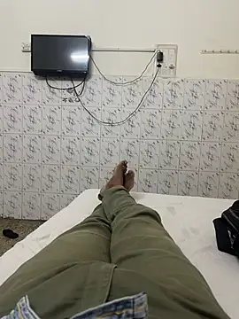 karthikchennai09 live cam on StripChat