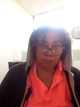 Pupi-Lanegra live cam on StripChat