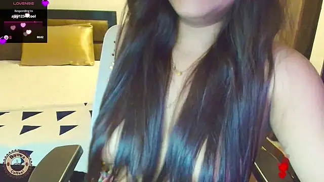 Yara-143 live cam on StripChat