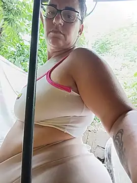tugordita-hot live cam on StripChat