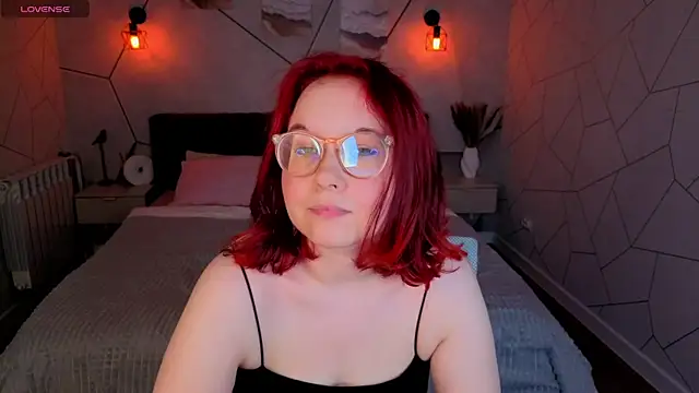 Aleks-casterrr live cam on StripChat