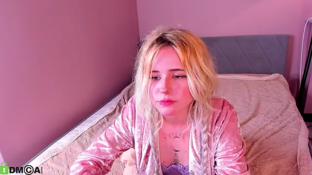 kikipeach live cam on StripChat