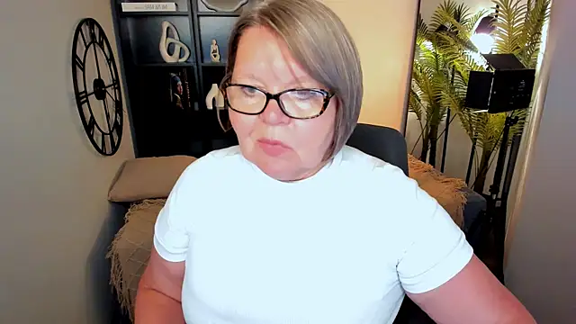 Shannonshine live cam on StripChat