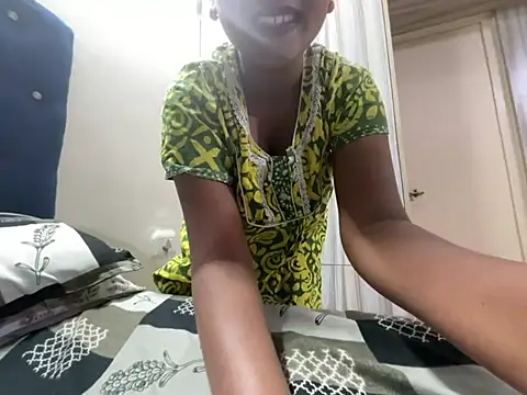 Muskan-ki-chut live cam on StripChat