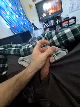 hungandnerdy420 live cam on StripChat