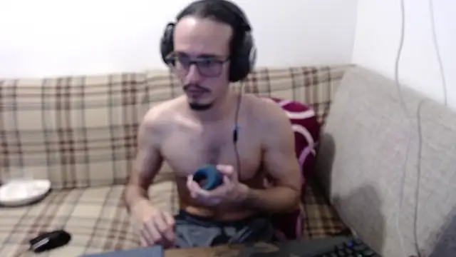 cholitohermoso live cam on StripChat