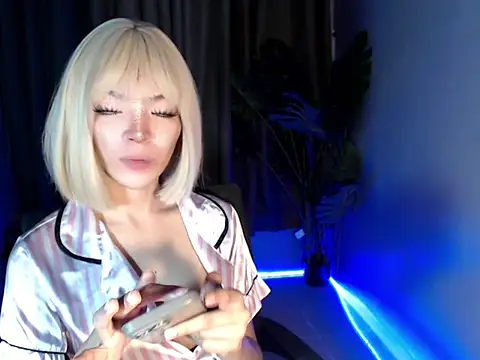 _Briee143xxx live cam on StripChat