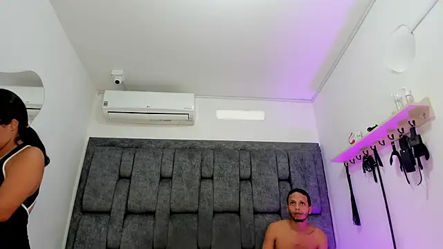 DamianandEva live cam on StripChat