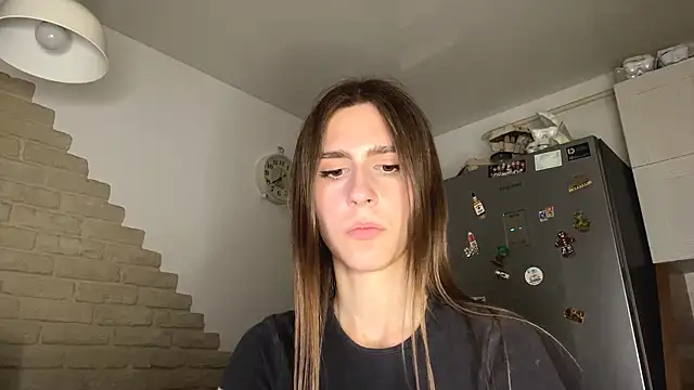 ZaraGuyette live cam on StripChat