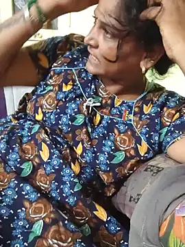 mynatamil143 live cam on StripChat