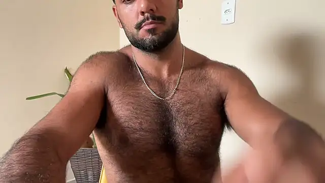 brazilianhairy live cam on StripChat