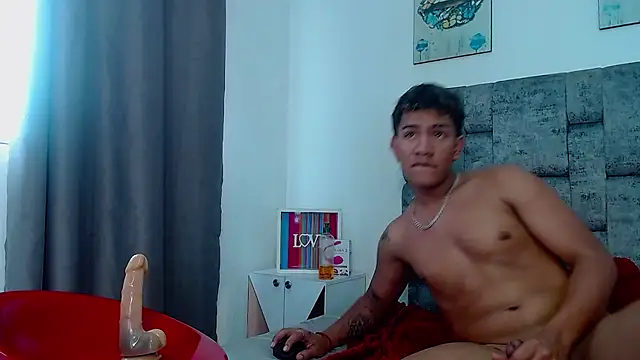 Alan_BigAss live cam on StripChat