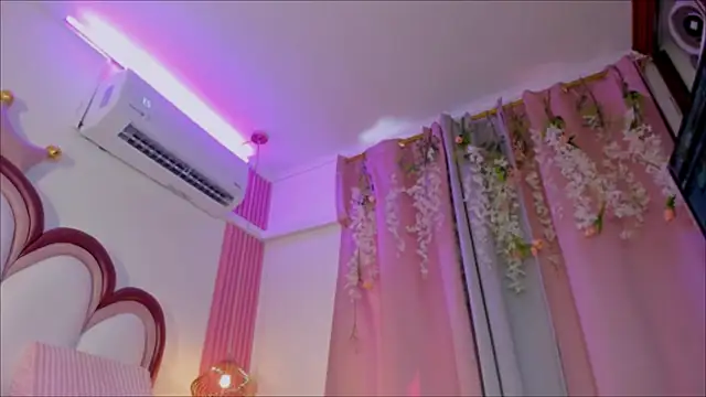 Mia_Jansen live cam on StripChat