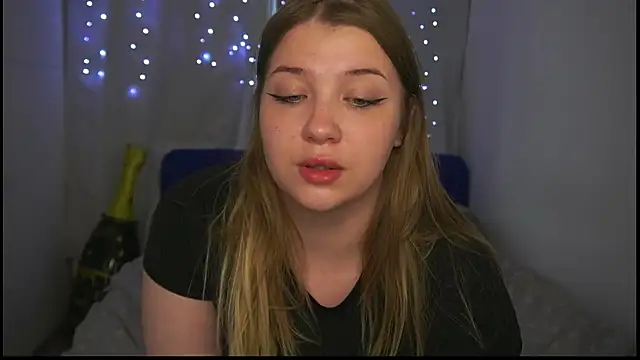 CuteSharloti webcam