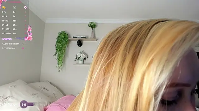 Red_FoxGirl webcam