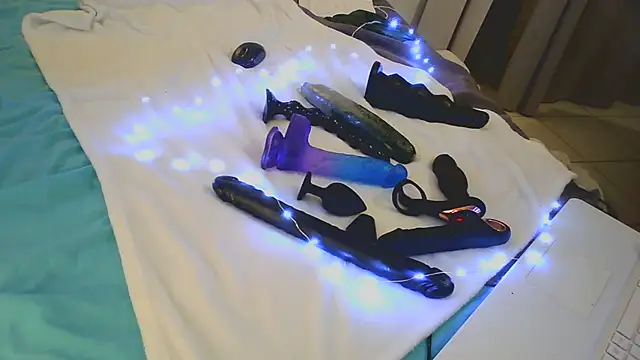 jibe13@xh live cam on StripChat