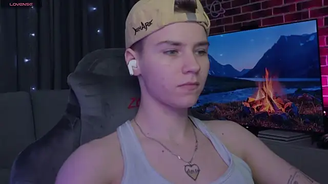 jean_willson (F teen) - air kiss
