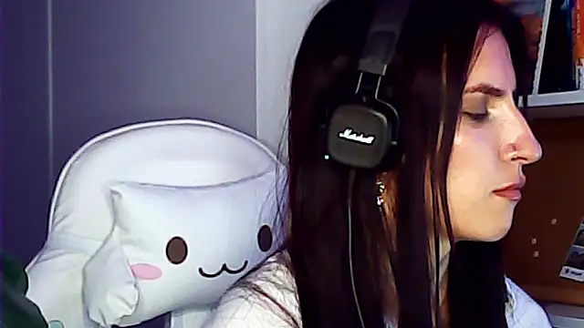 Monica_Cutersseys webcam
