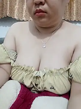 VyOanh2K live cam on StripChat