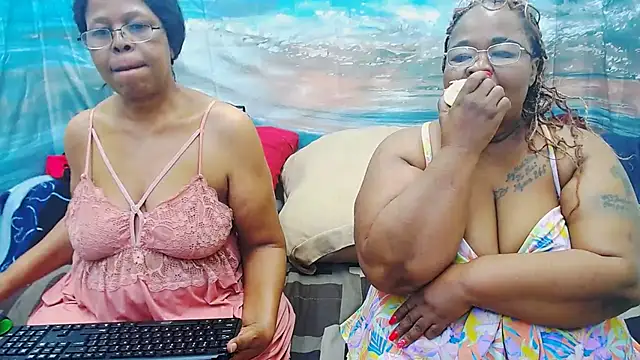SEXY_MATURExx live cam on StripChat