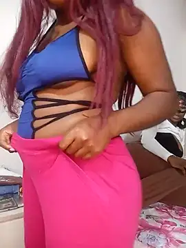 CreamyCupCake_96 live cam on StripChat
