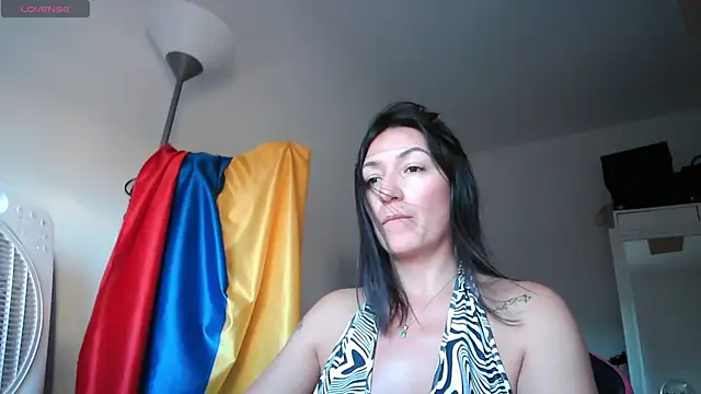 Yulian_Milf live cam on StripChat