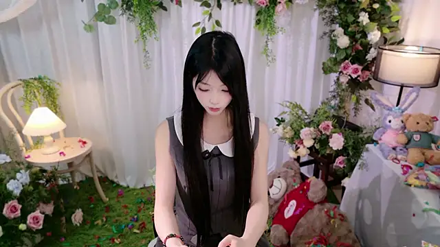 Zoe-001 live cam on StripChat